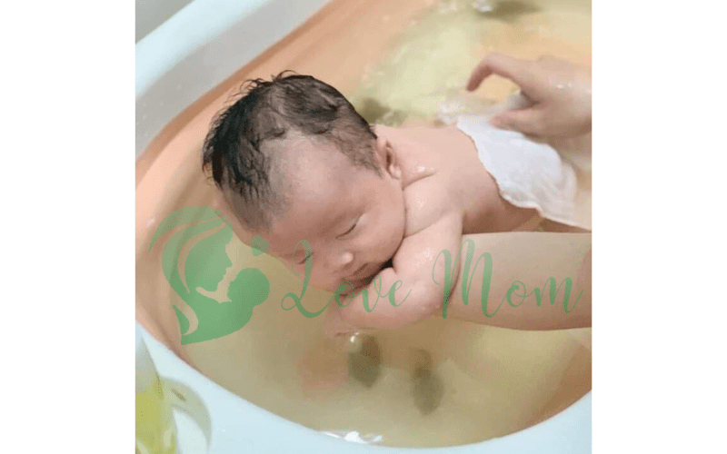 Dịch vụ tắm bé sơ sinh tại nhà chuyên nghiệp Love Mom